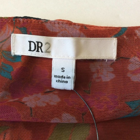 Dr 2 Floral Blouse Size Small NWOT - Picture 7 of 10